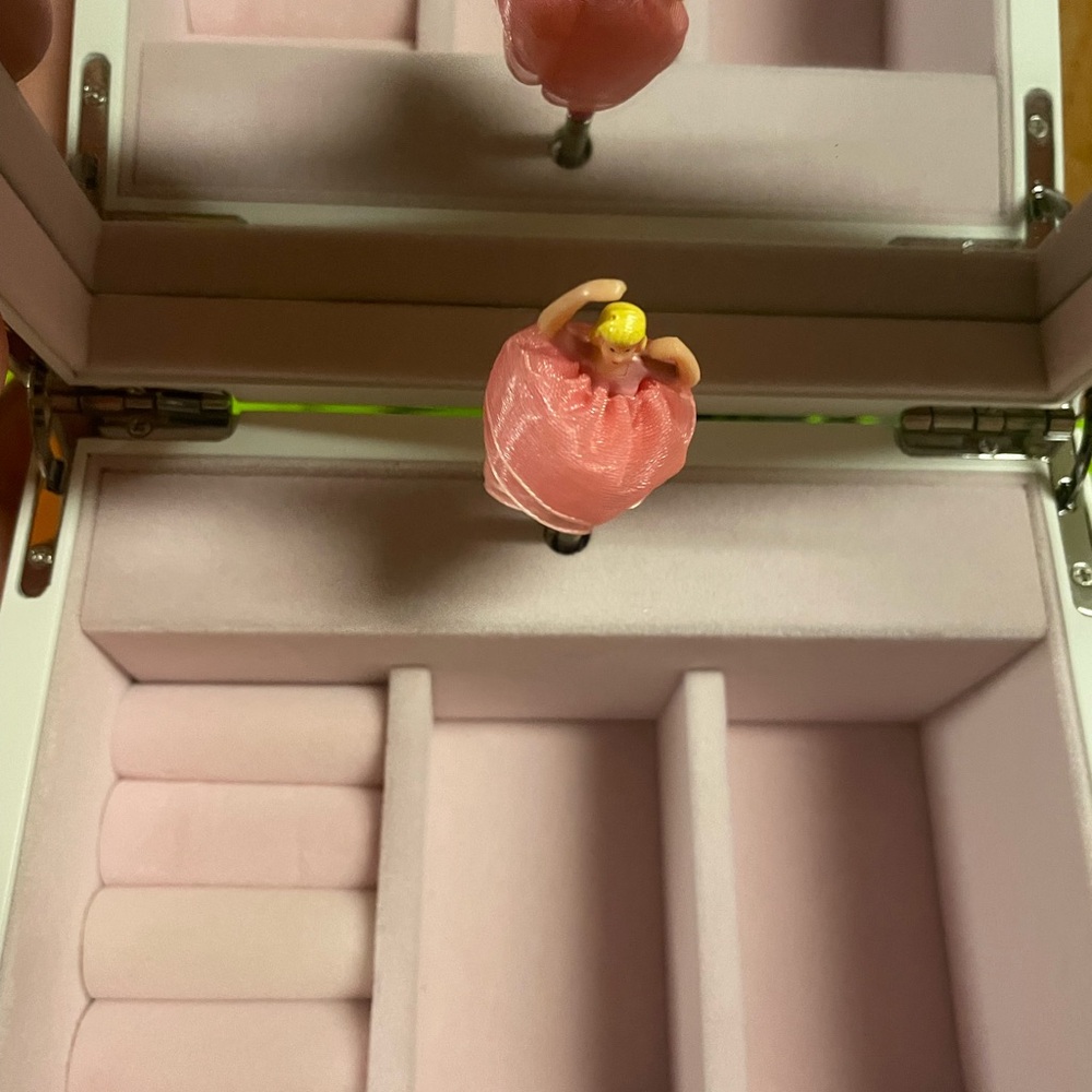 White ,Jewelry Box with  dancing Ballerina and amazing music.